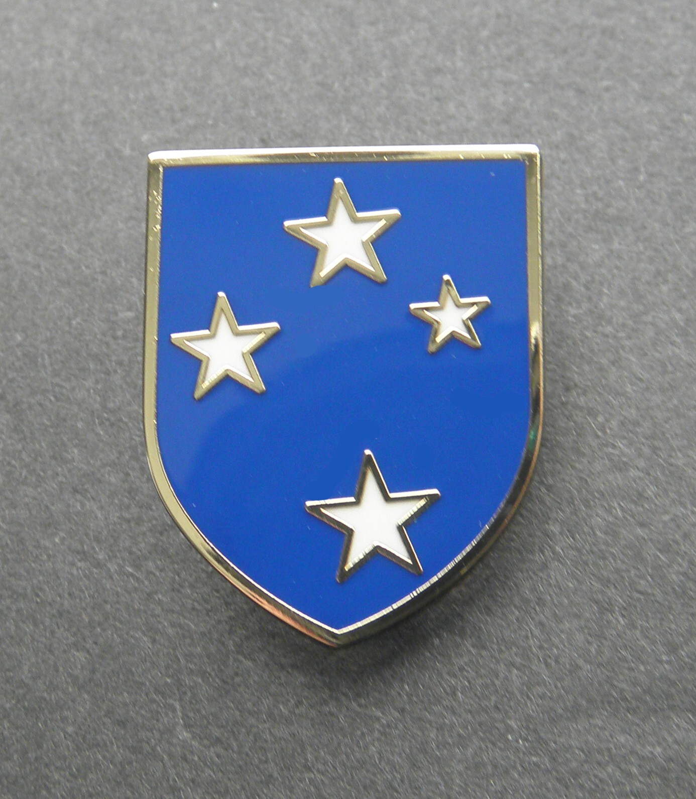 US ARMY AMERICAL 23RD INFANTRY DIVISION DIV LAPEL PIN BADGE 1 INCH