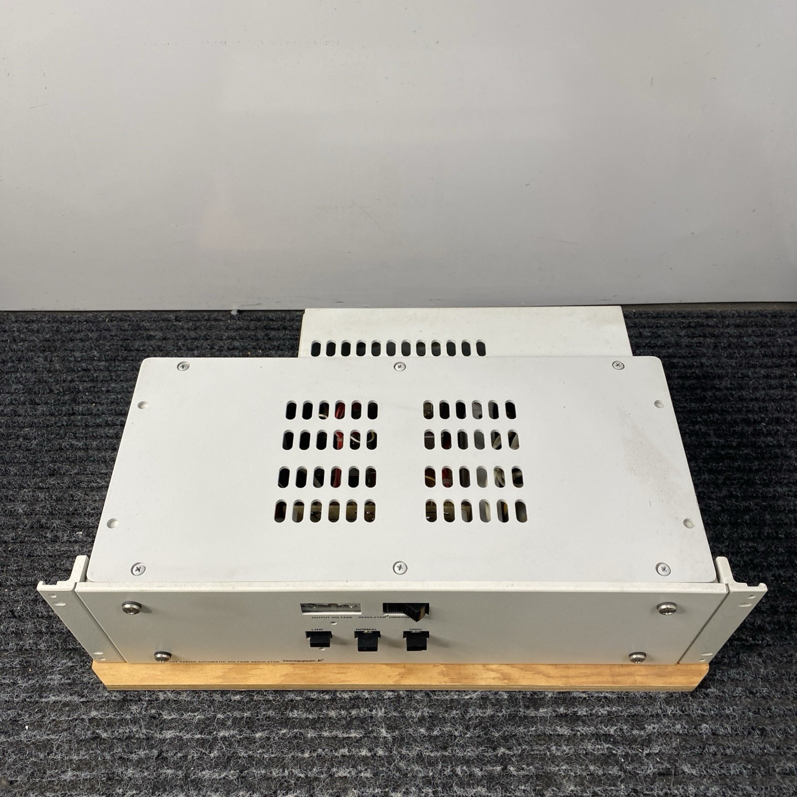 Variac 1592 Automatic Voltage Regulator 240V by TechniPower