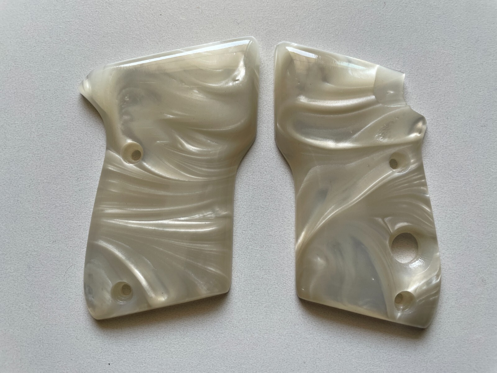 New Smooth White resin Grip For Beretta 3032 Tomcat .32.