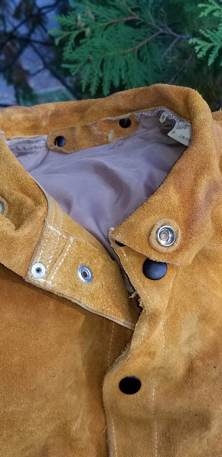 SUEDE WELDING JACKET AND JACKSON SAFETY GOGGLES SIZE MEDIUM