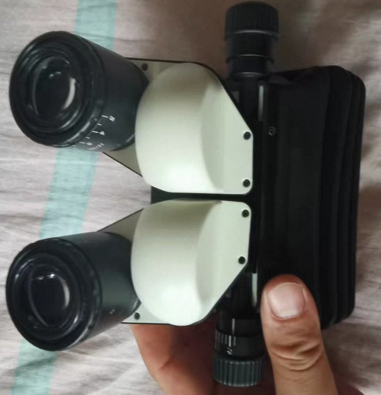 Leica 30-150 degree Binoculars