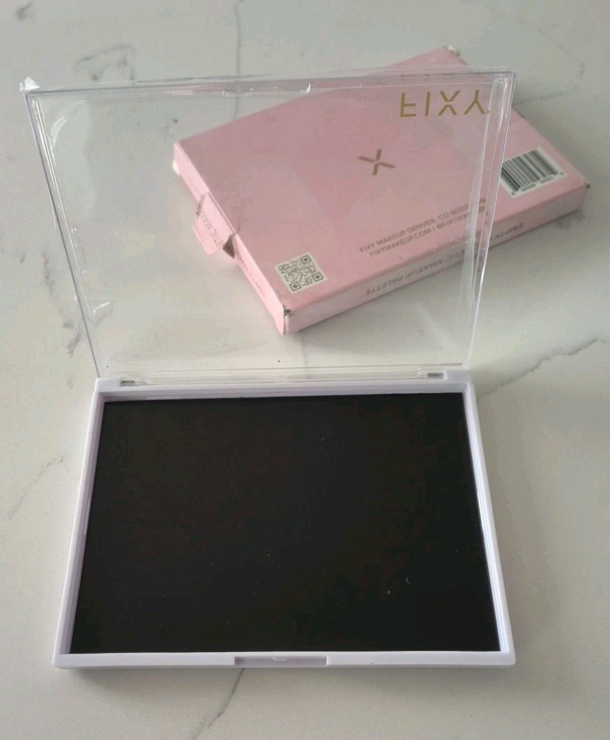 FIXY Medium Empty Magnetic Makeup Palette (4.3" x 5.7")
