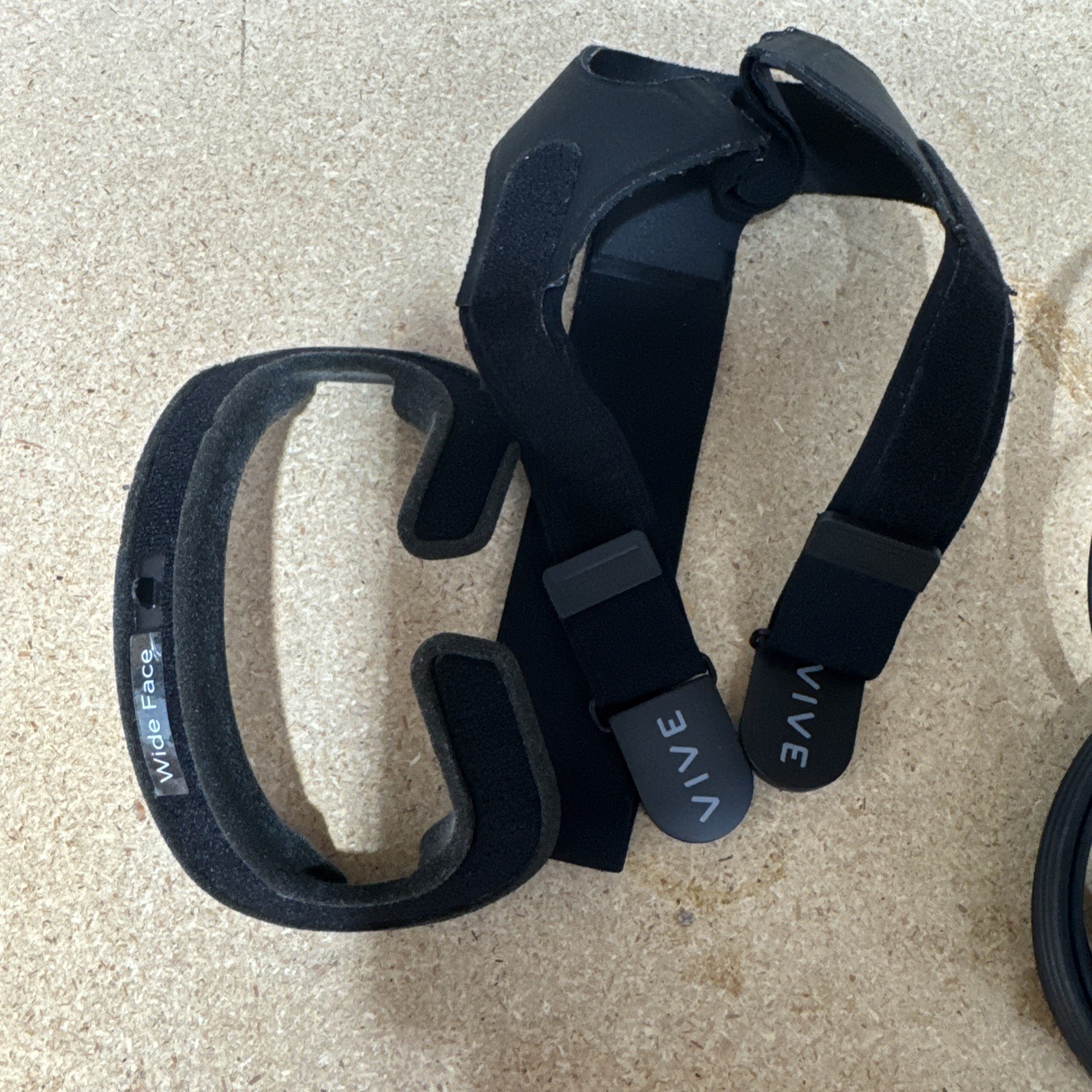 HTC Vive Virtual Reality Headset Bundle Untested