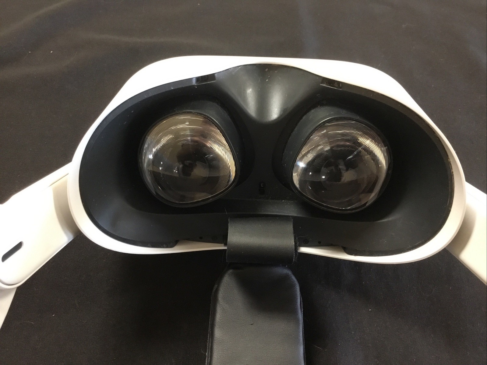 Oculus Quest 2 *HEADSET ONLY* 128GB w/Adjustable Strap *SEE PICS*