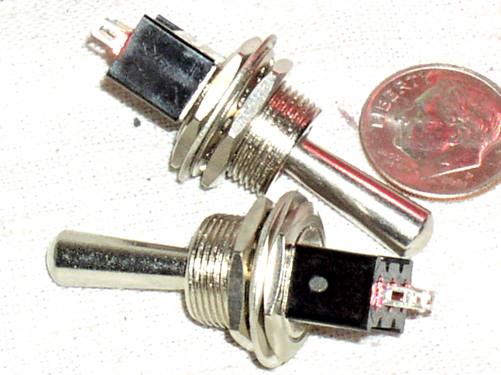 2 NEW MINI TOGGLE FULL SIZE LARGE HANDLE SPDT ON-OFF-ON SWITCH 125 VAC 6A USA