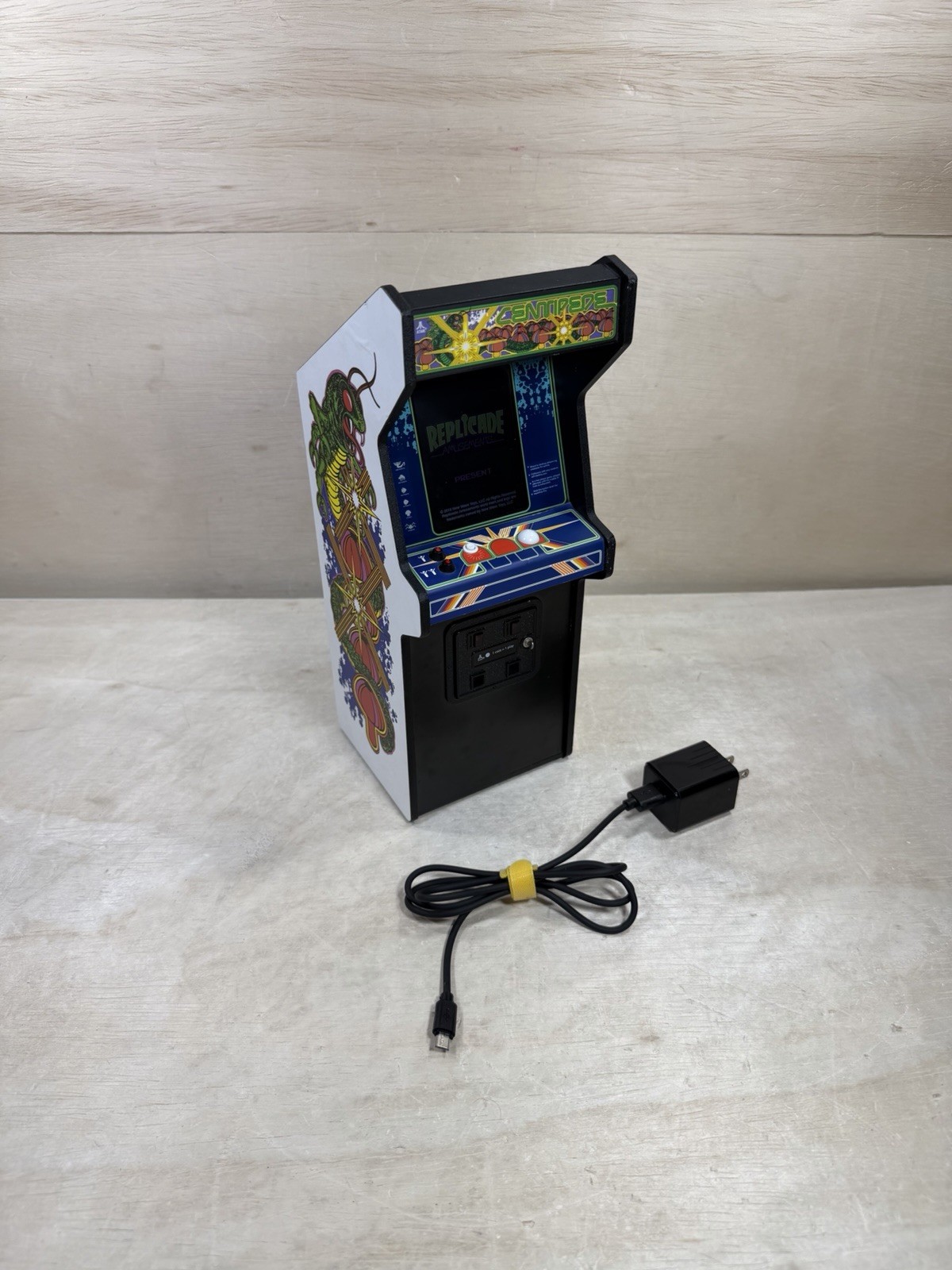 New Wave Toys Replicade Atari Centipede 1/6 Scale Arcade Game w/ Charger