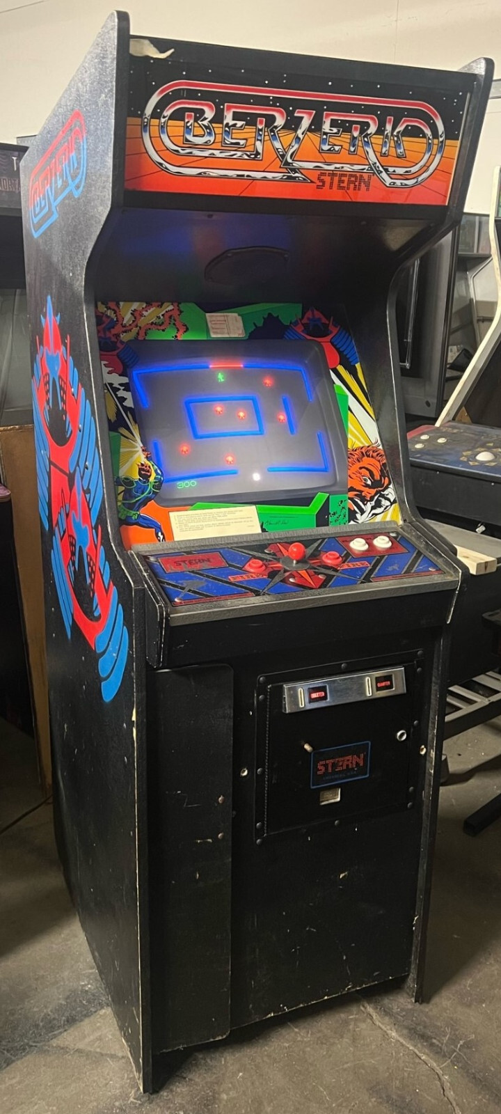 BERZERK ARCADE MACHINE by STERN 1980 (Excellent Condition) *RARE*