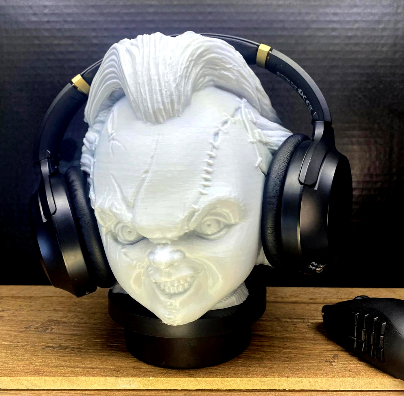 Chucky Headphone Stand Holder - Halloween Classic Horror Display Brad Dourif