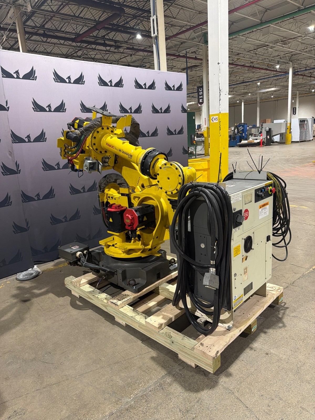 FANUC R‑2000iB/210F Complete w/ R‑30iB Controller USED