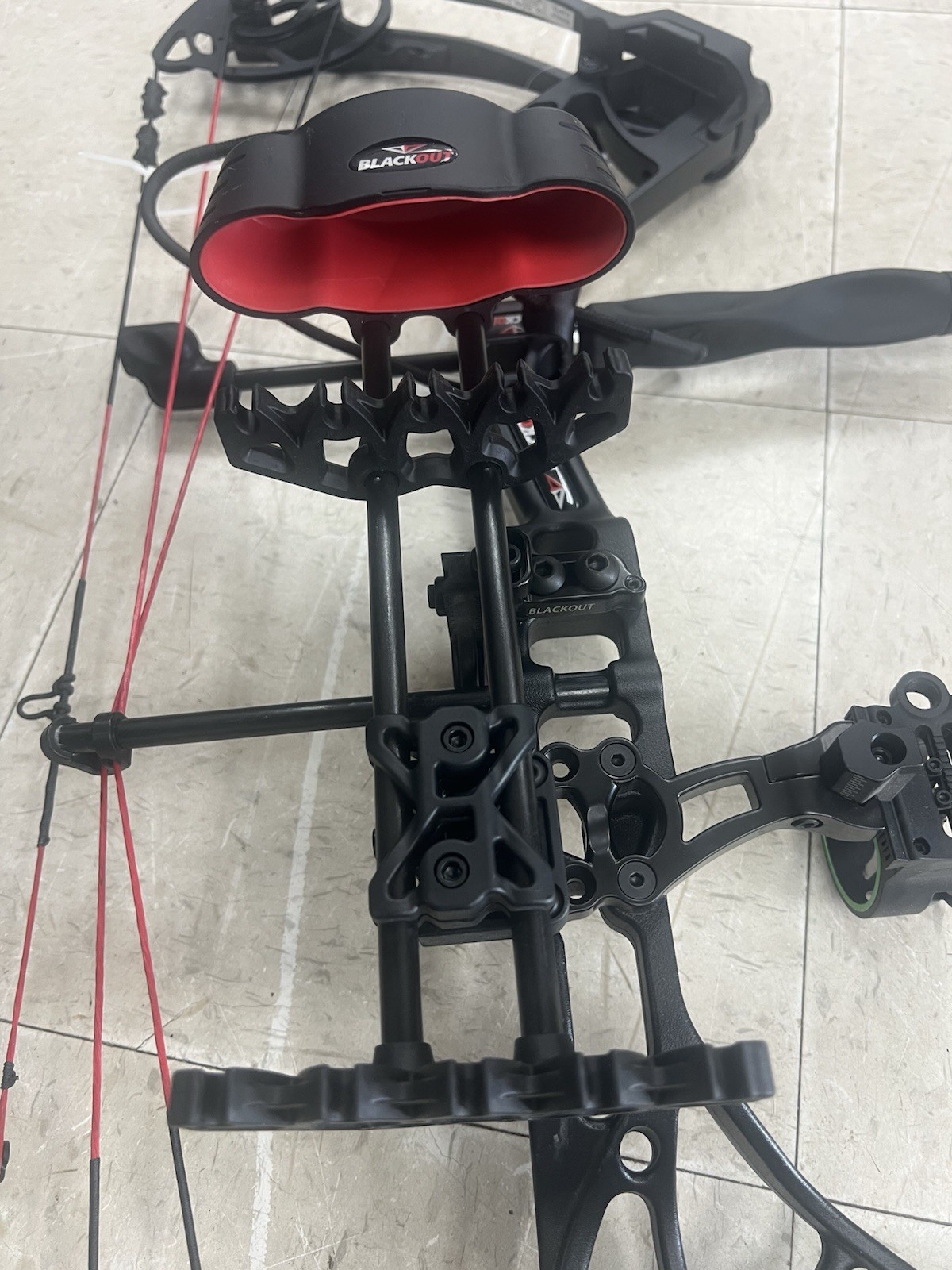 BlackOut Compound Bow Package Ready to Hunt RH w/ Sight, Quiver, Stabilizer