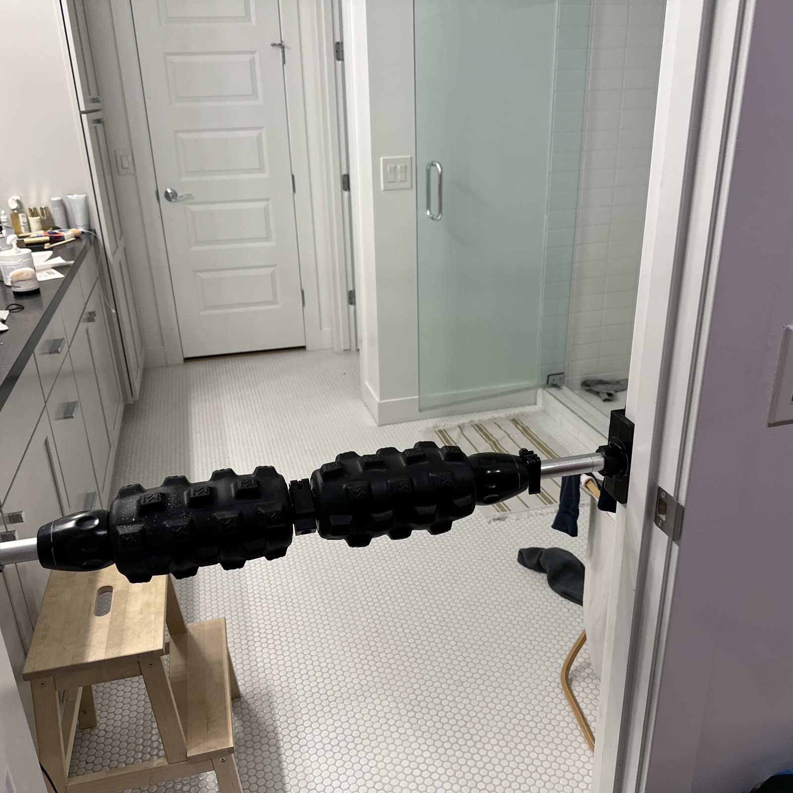 MOBILITY WALL Stand Up Door Mounted Smooth Foam Roller For Soft Tissue Massage
