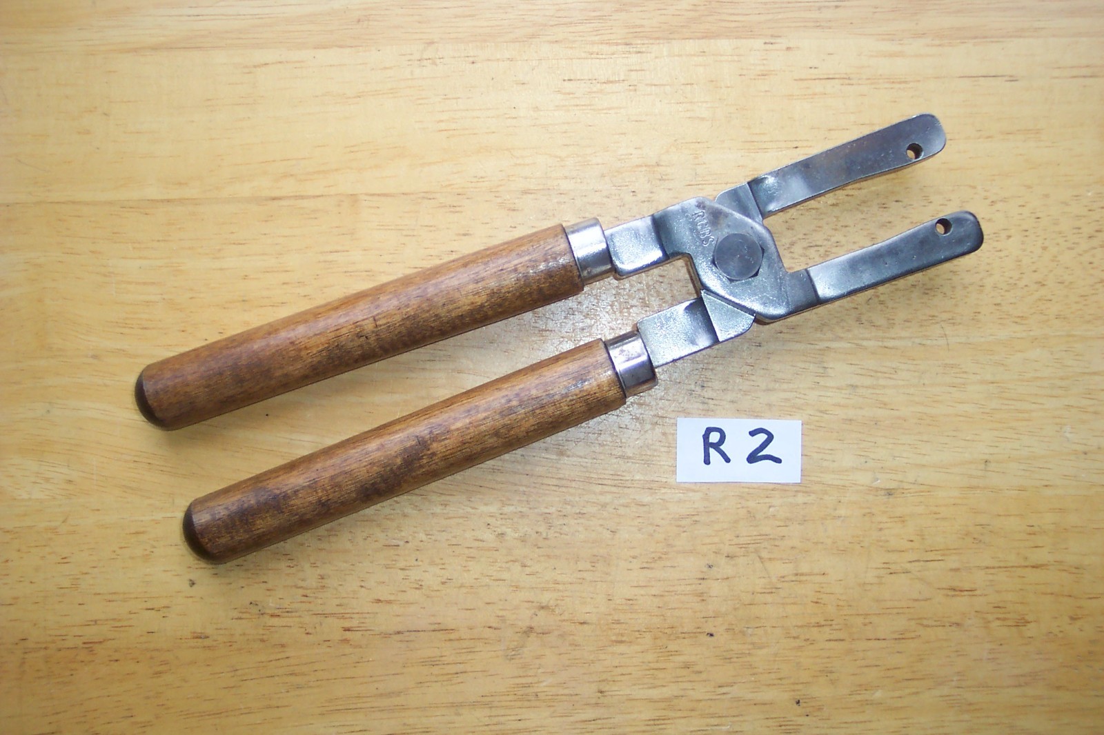 RCBS MOLD HANDLES FIT ALL RCBS MOULDS ALSO FIT LARGE LYMAN MOULDS AND OTHERS
