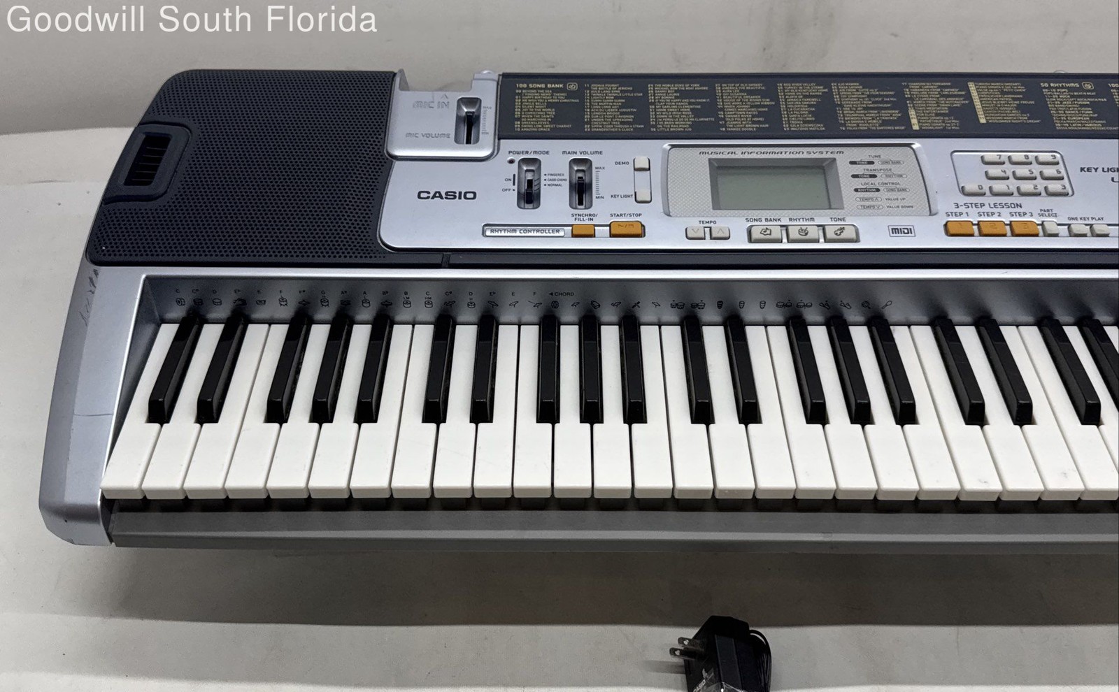 Casio LK-110 Gray 61-Key Portable Beginner Electronic Keyboard Not Tested