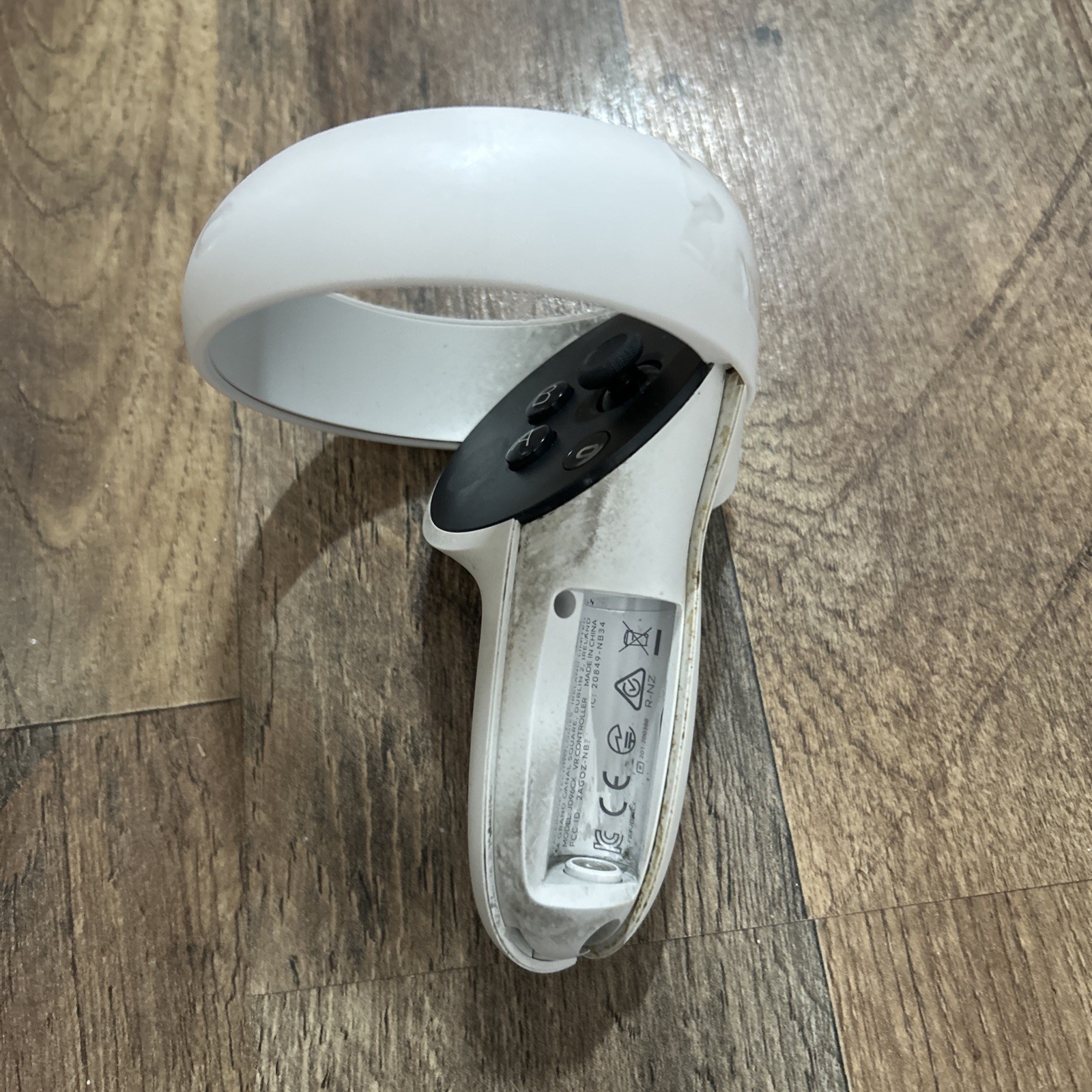 Meta Oculus Quest 2 RIGHT Controller - Powers On -