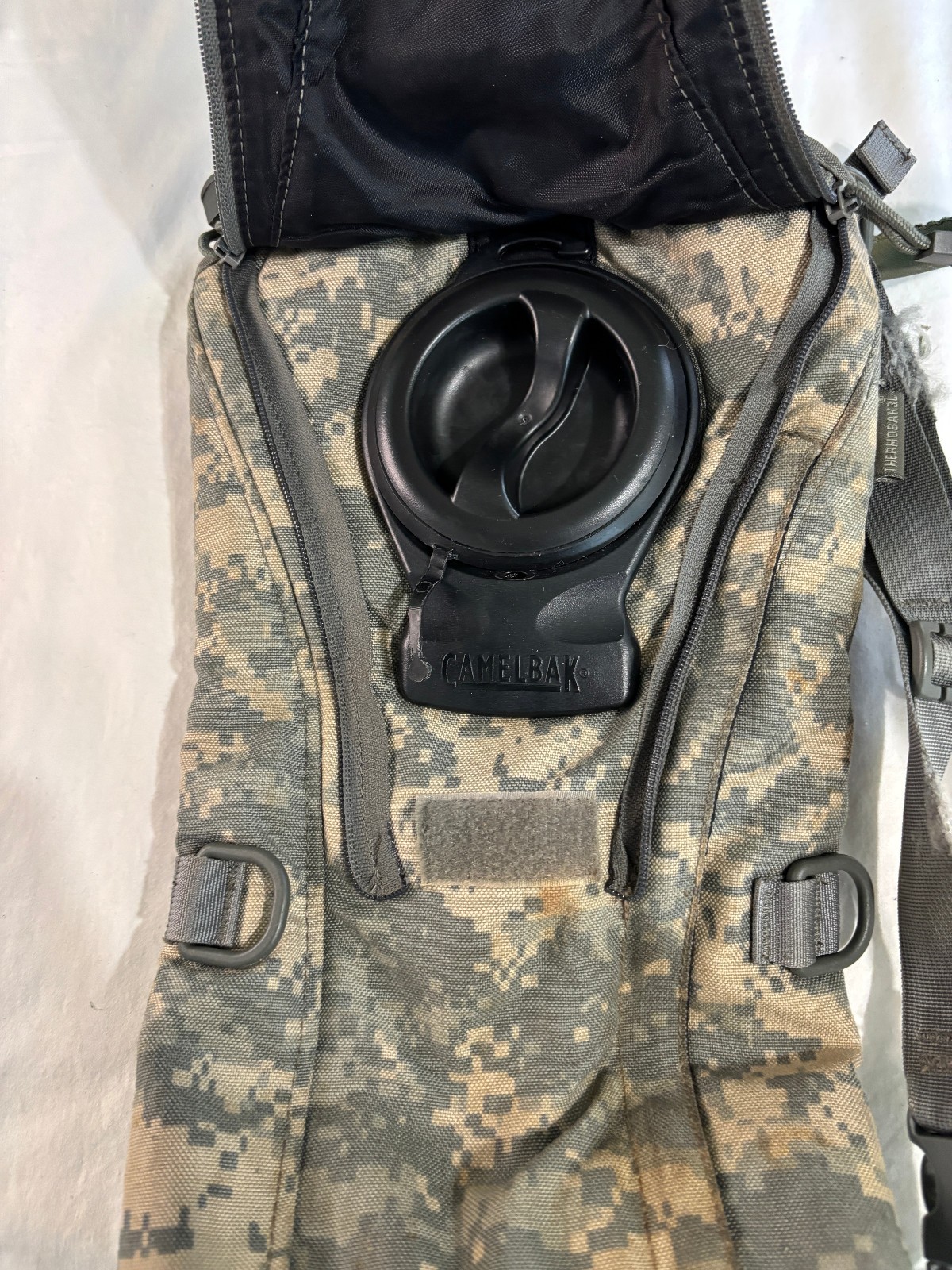 CamelBak Maximum Gear Hydration Backpack ACU Digital Camo w/ Bladder Military