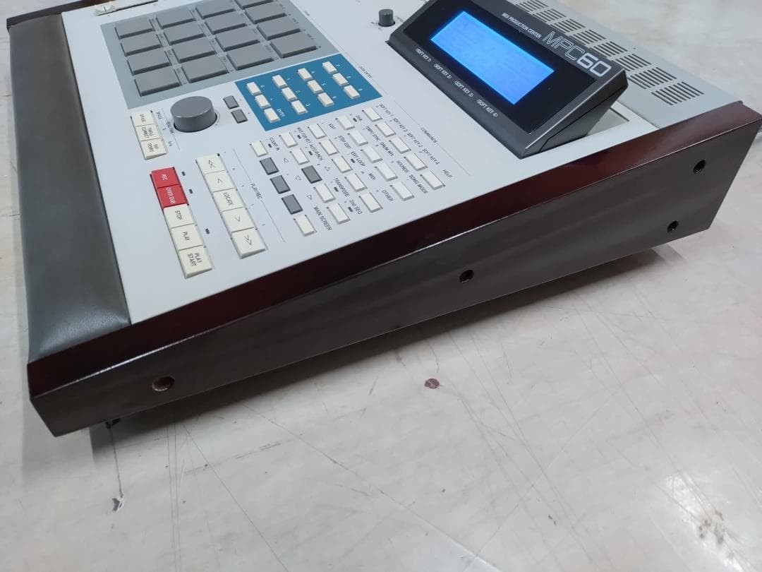 AKAI MPC60 MK1 EU Vintage Sampler Drum Machine Overhauled