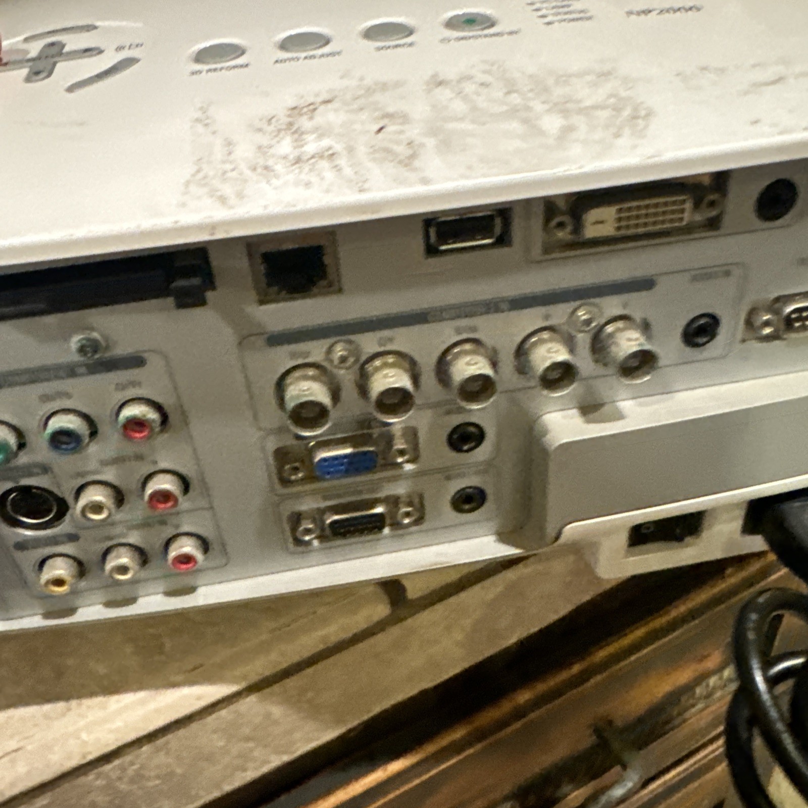 NEC NP2000 Projector High Resolution Multiple Inputs White