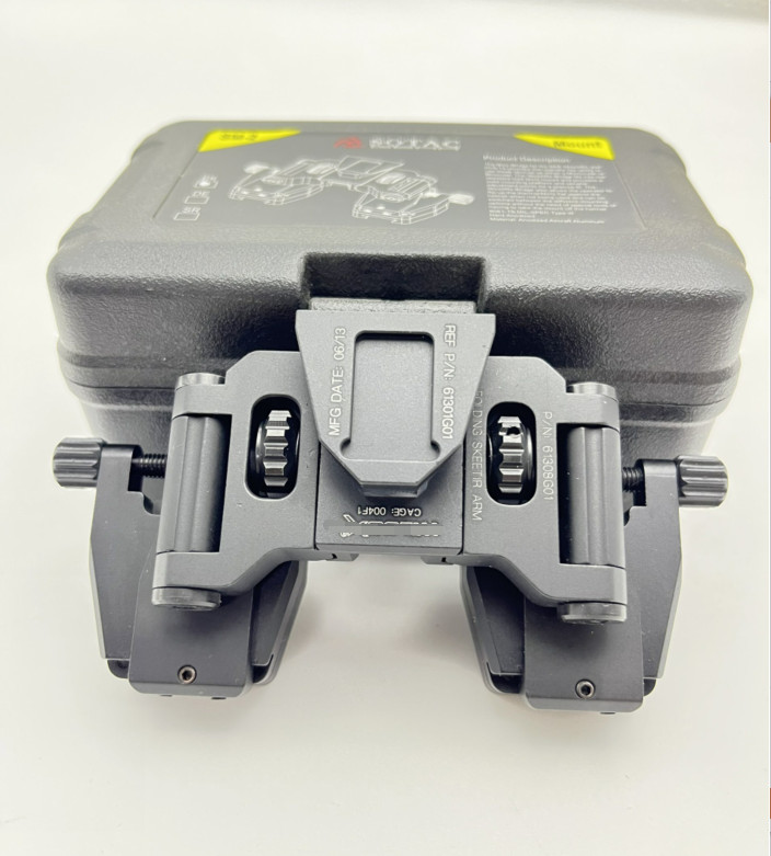 Aluminum CNC BINOCULAR BRIDGE For Double PVS 14 Axis Bracket Black