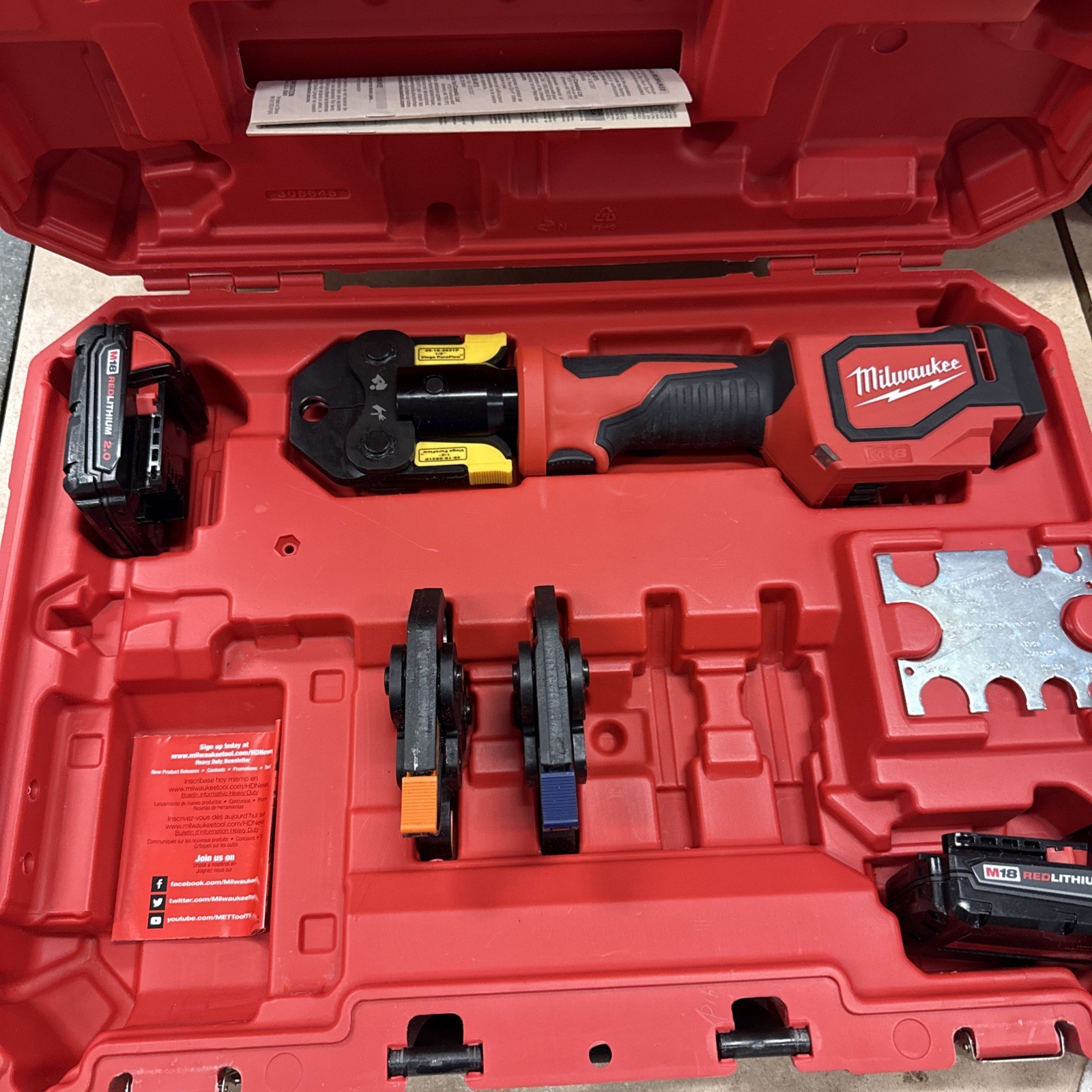 Milwaukee 2674-20 M18 Short Throw Press Tool With 3 Clamps & Batteries W/Case