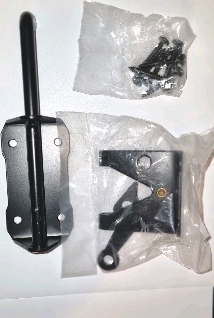 Hillmaster Steel Gravity Gate Latch HM600 Black Painted Finish with Fixings
