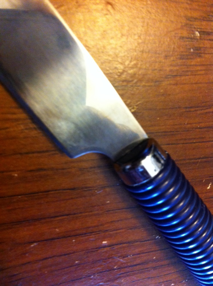 Gibson Stainless Flatware LIVING CIRCLES BLUE Plastic Handle Dinner Knives 8 +"