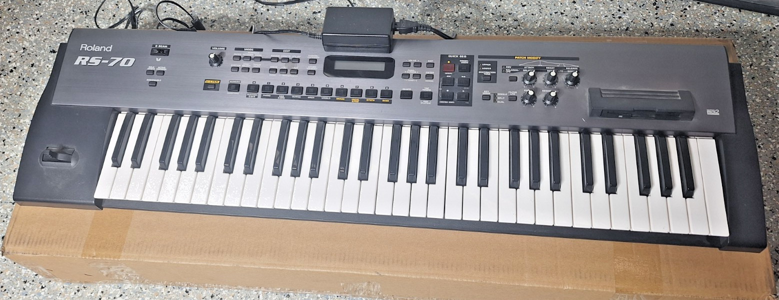 Roland RS-70 Synthesiser with Power Supply and User Manual