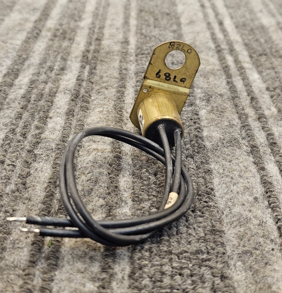 500728: Replacement Surface Mount Thermostat