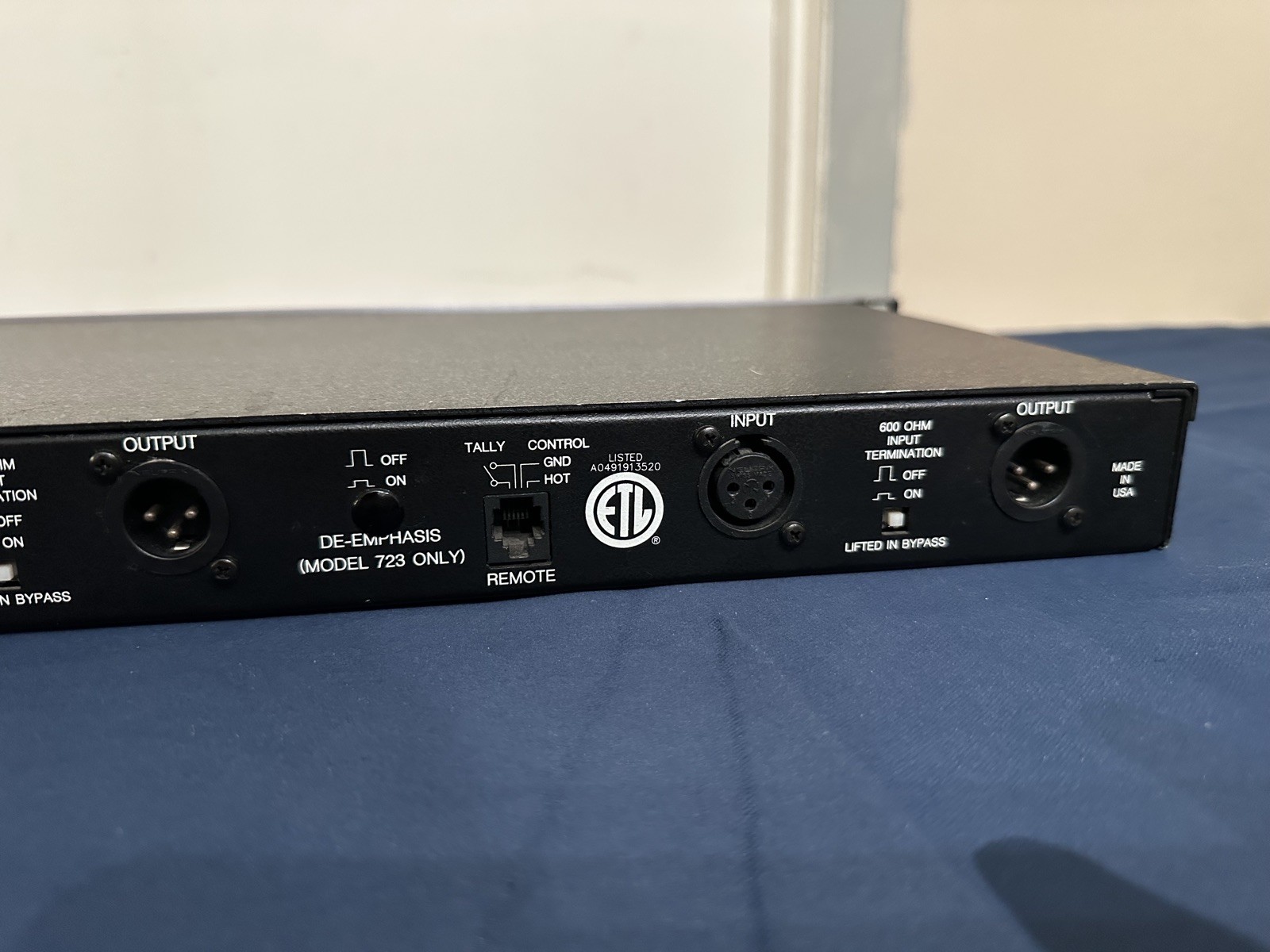 Aphex Model 720 Dominator ll Precision Multiband Peak Limiter Working