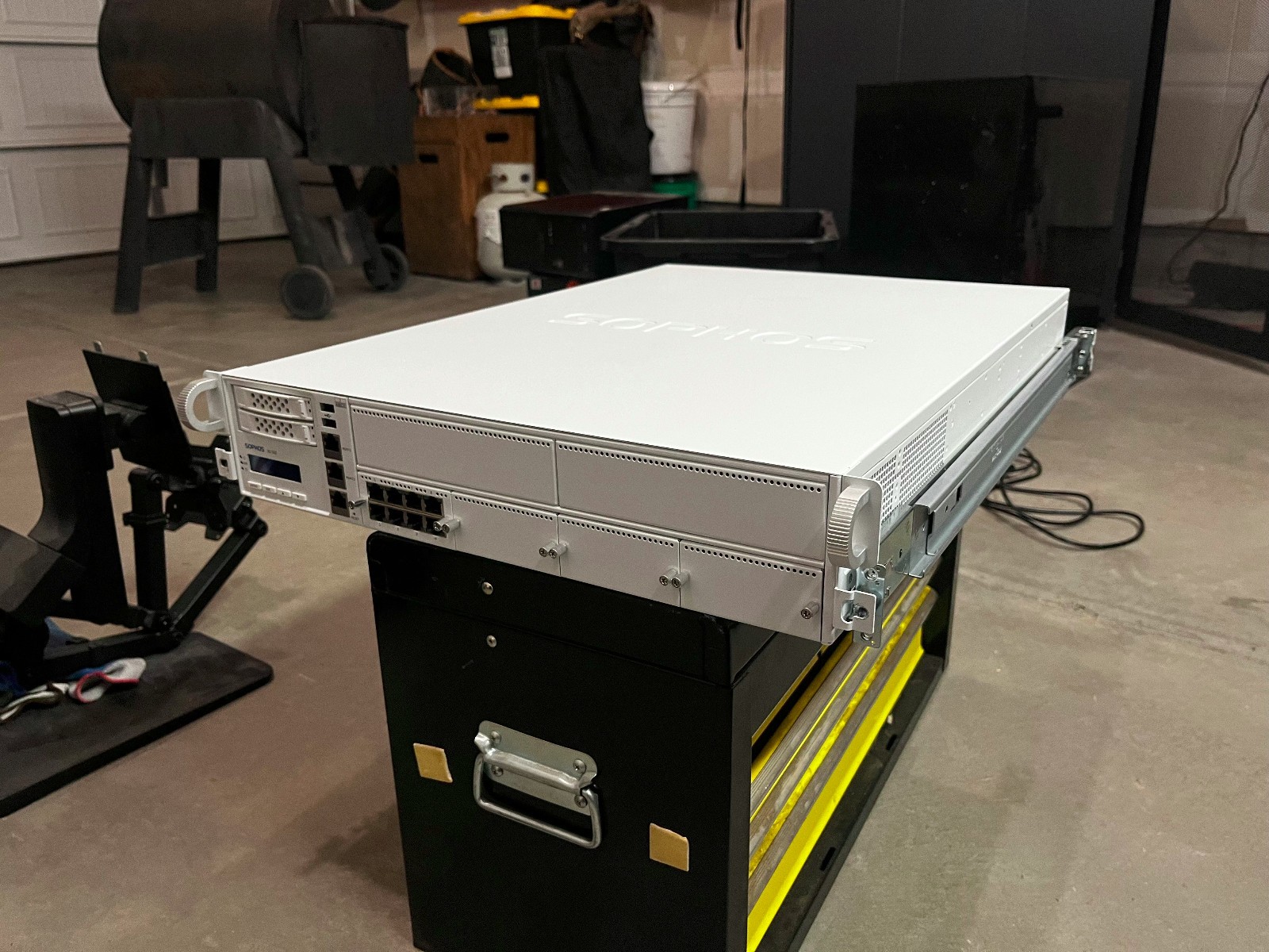 Sophos XG 550 Rev. 2 Enterprise Firewall (2020) – Unused, Excellent Condition,