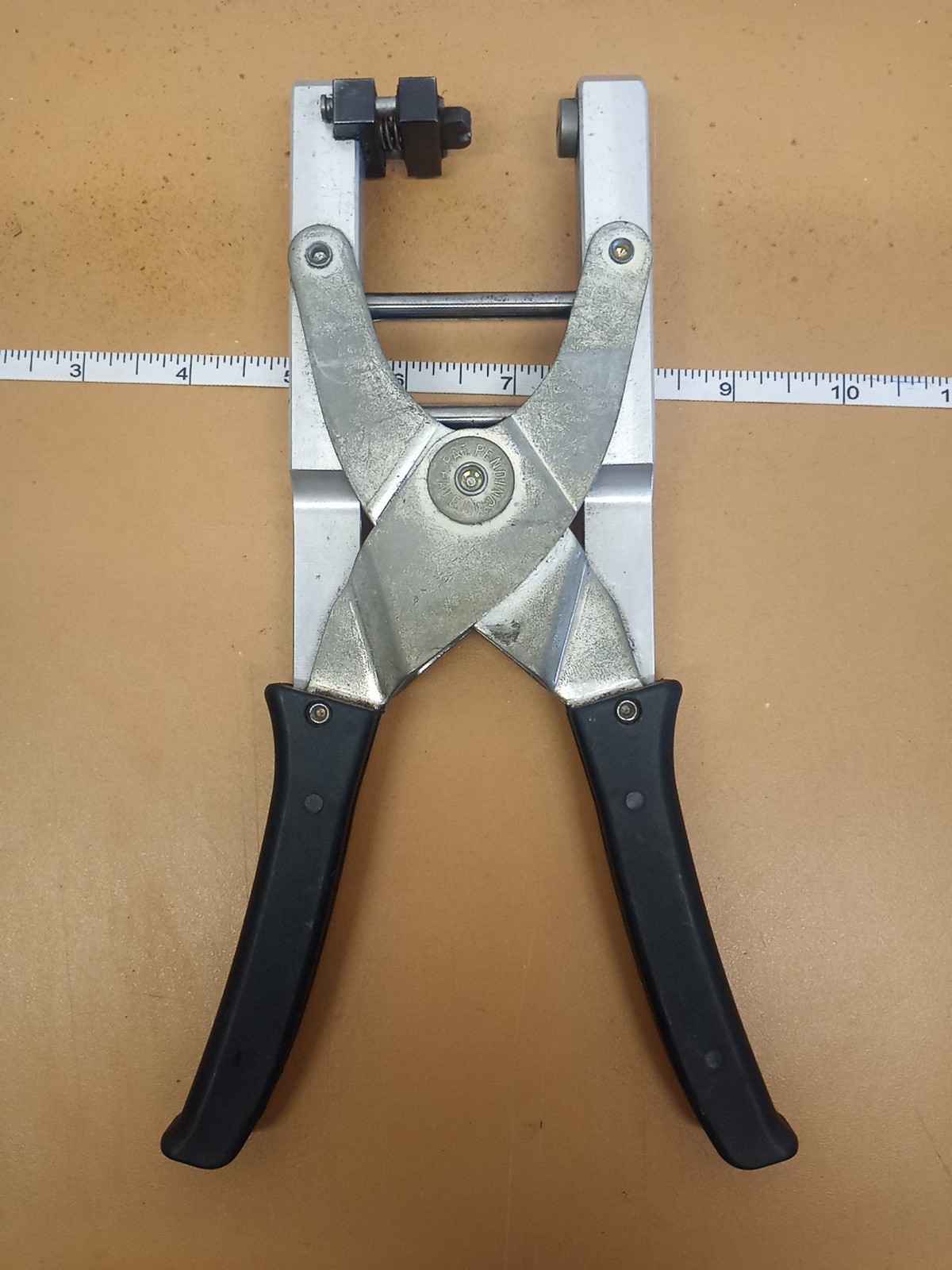 Caisley Ear Tag Applicator Tool Farming Ranching Cattle