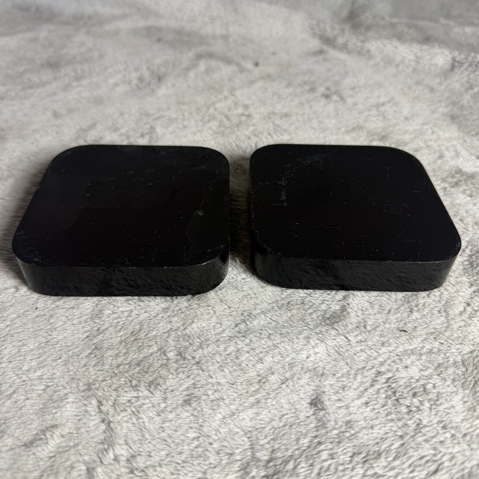 2 Apple TV UNTESTED no power cable