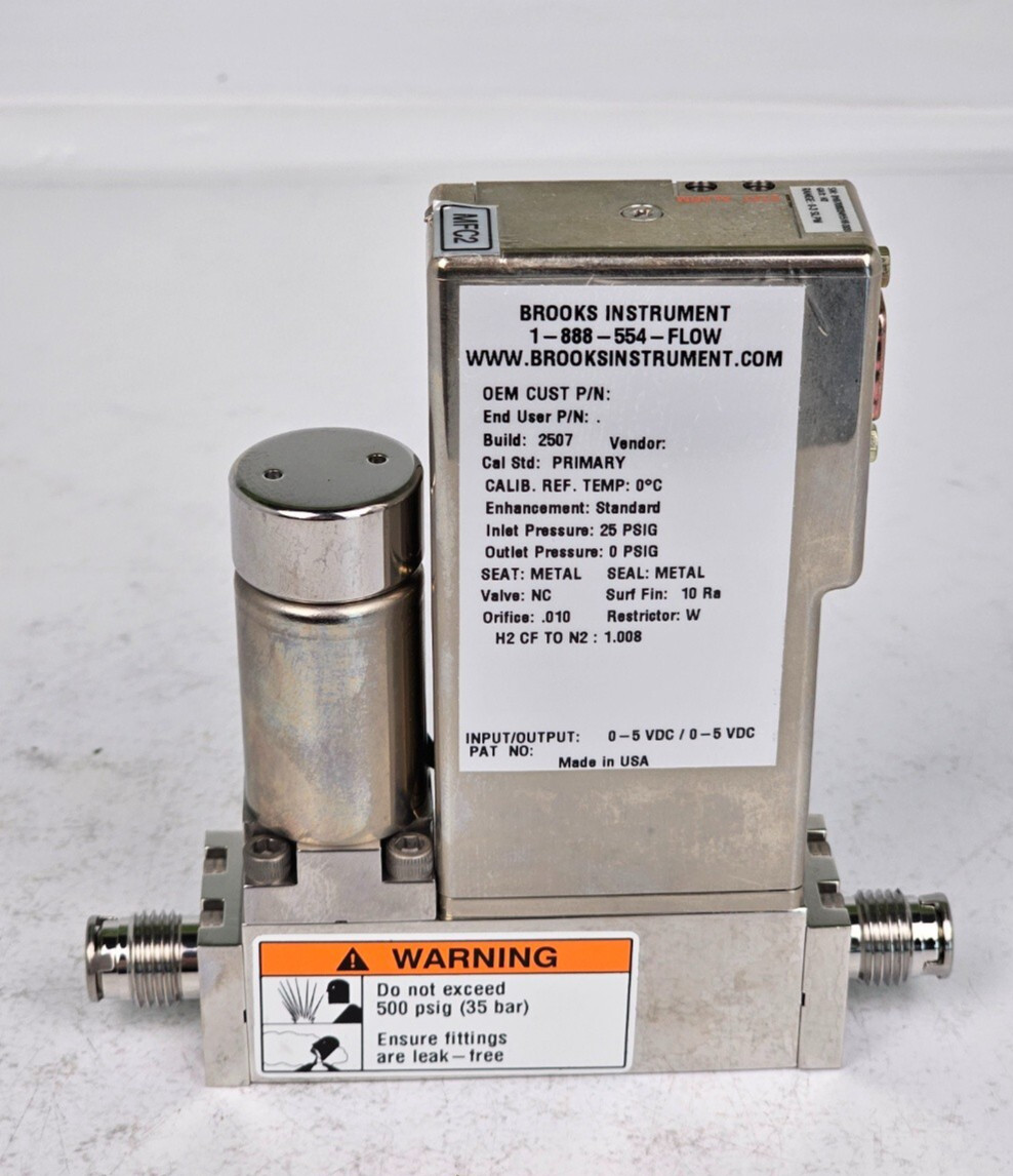 Brooks Instrument mass flow controller MFC SLA7950S1EGG1D2A1 H2 3 SLPM