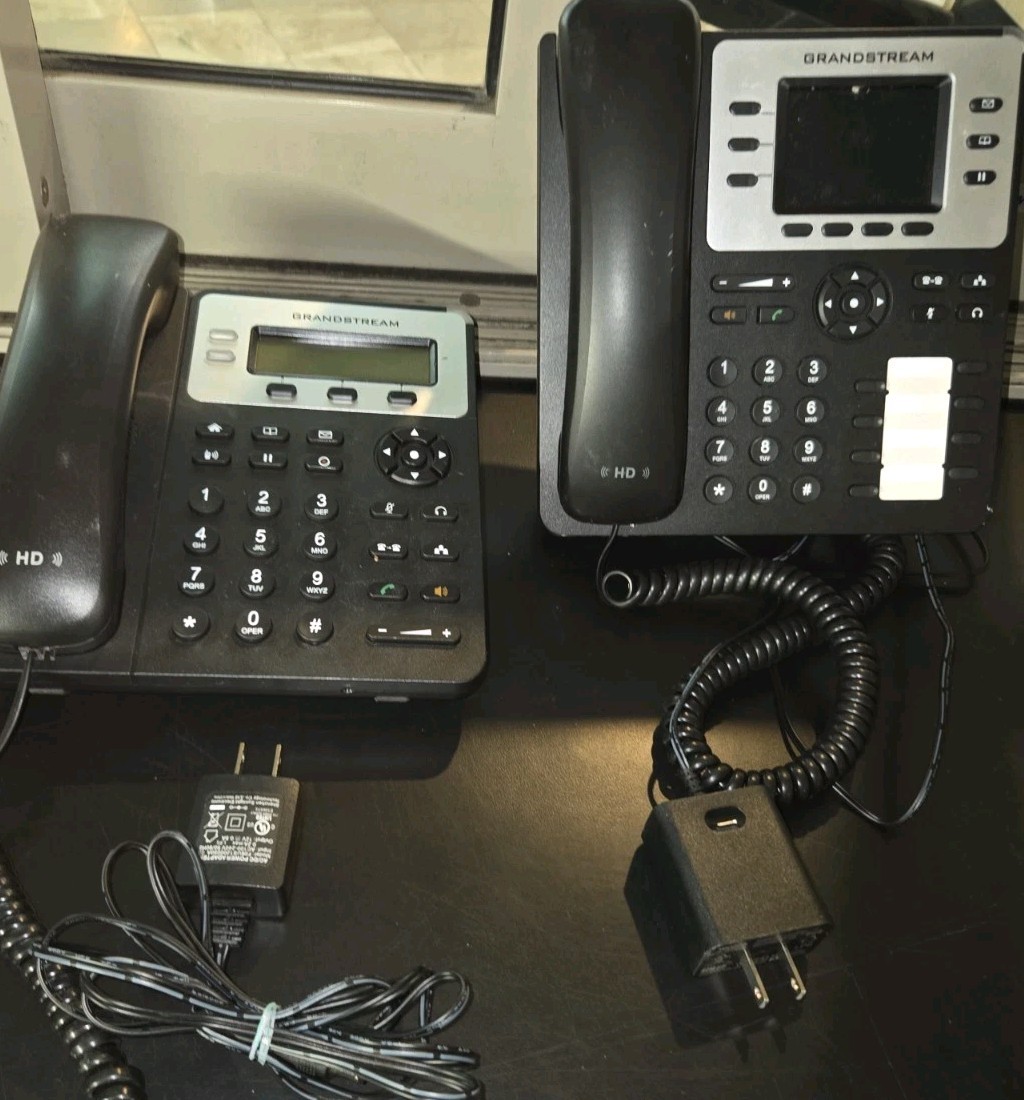 Grandstream GXP2130 & GXP1620 Phone With Cables & Power Supply