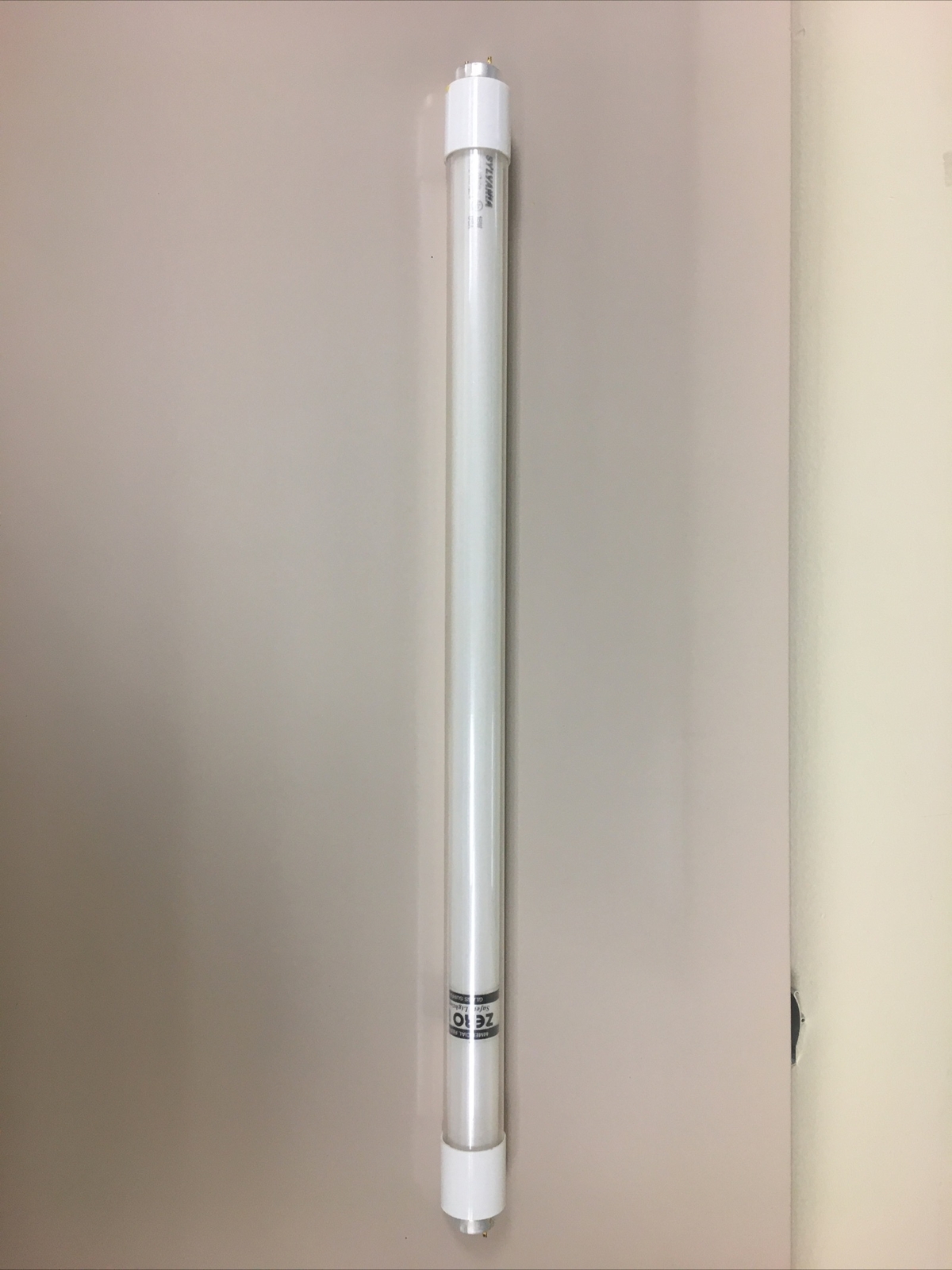 Sylvania F18T8CW/K24 18 Watt T8 Cool White Fluorescent Appliance Lamp