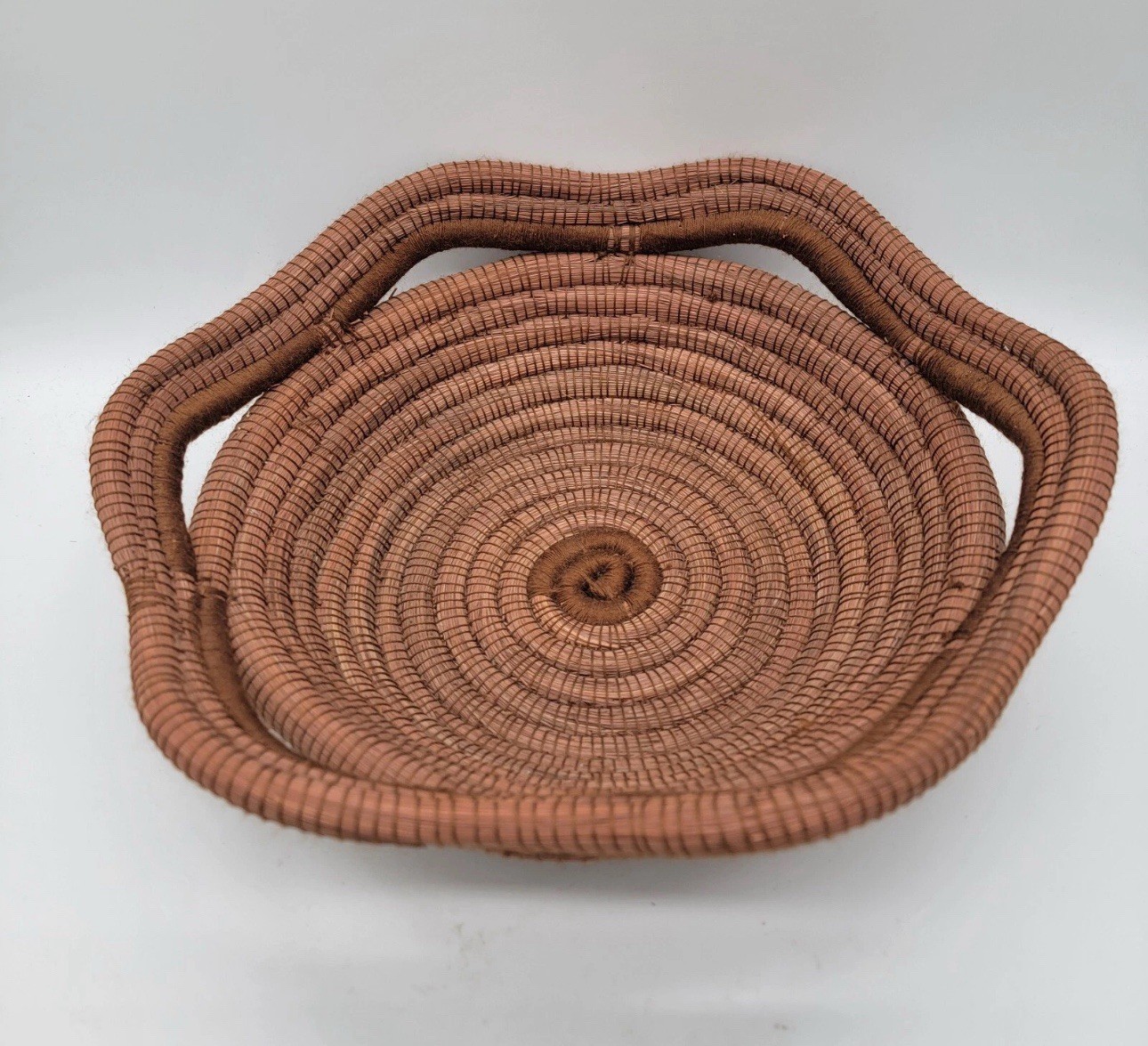 Handwoven Nicaragua Basket 16” Round Wavy Rim Handles Pro Arte 124010 Artisan