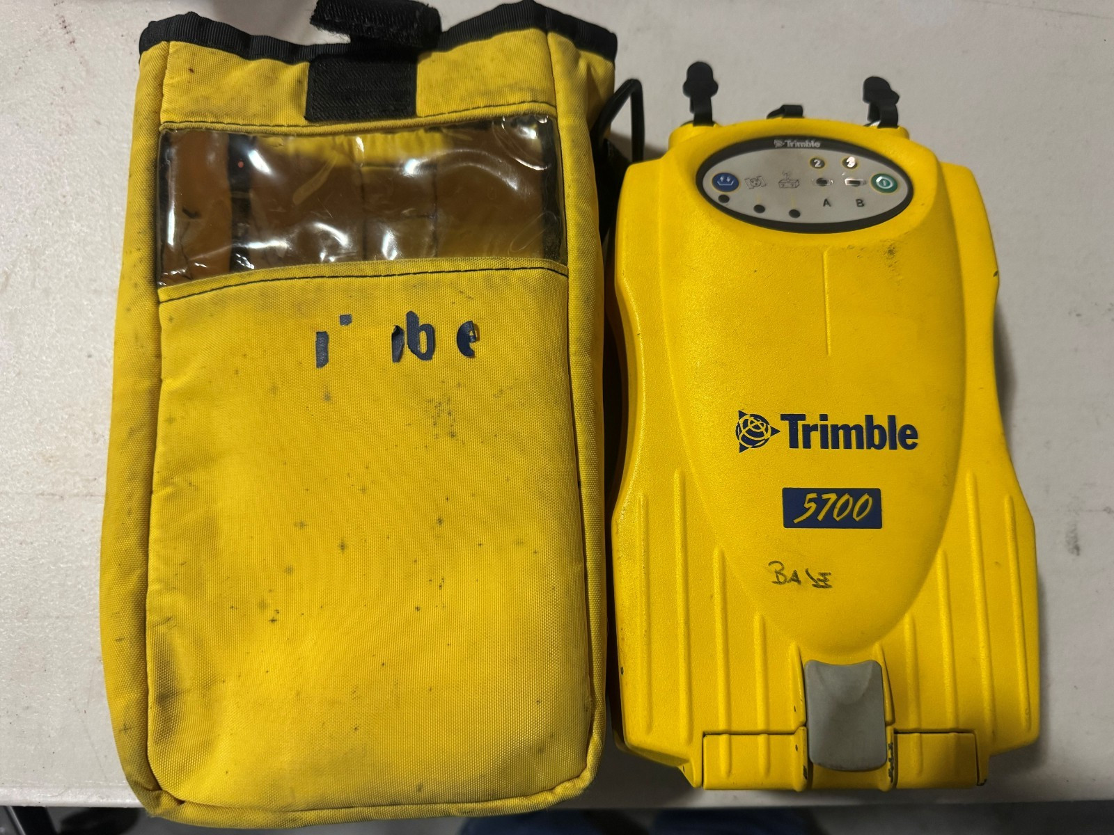 Trimble 5700 GPS Base Station Receiver - with carrying case