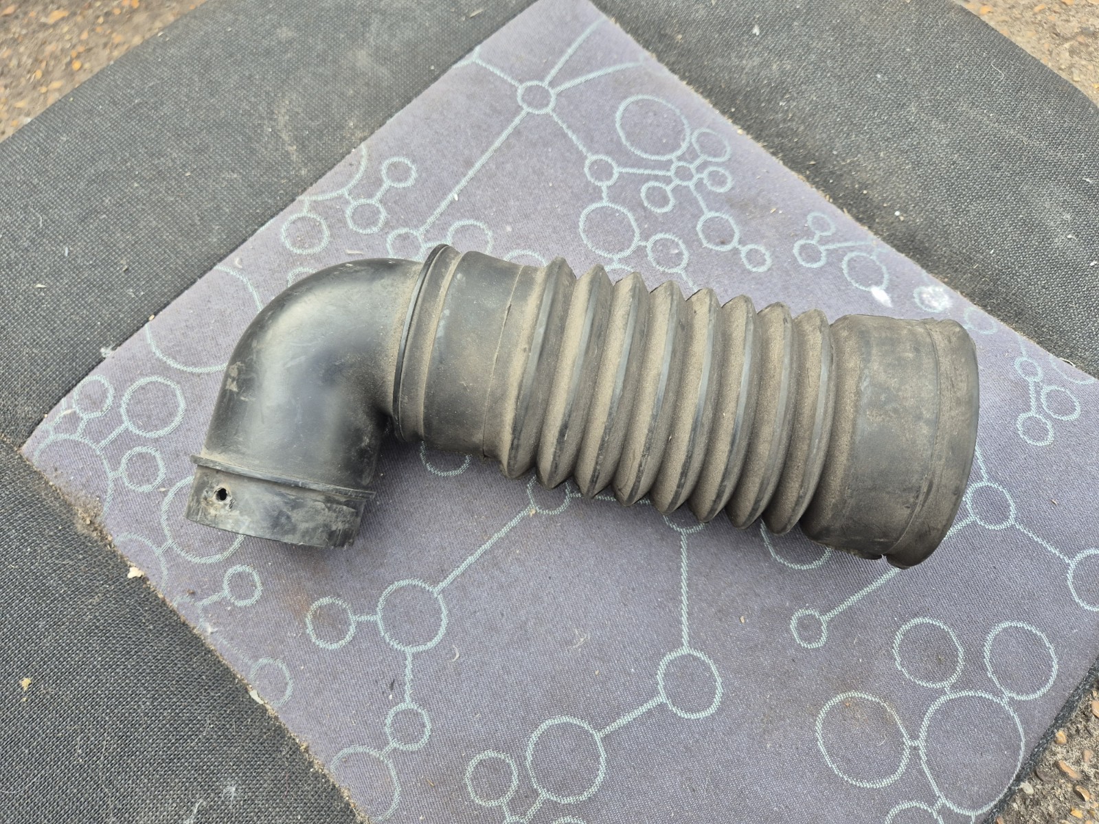 FORD FIESTA MK6 FRONT PANEL PIPE AIR INTAKE 1.25 1.4 1.6 PETROL 2002 - 2008 a