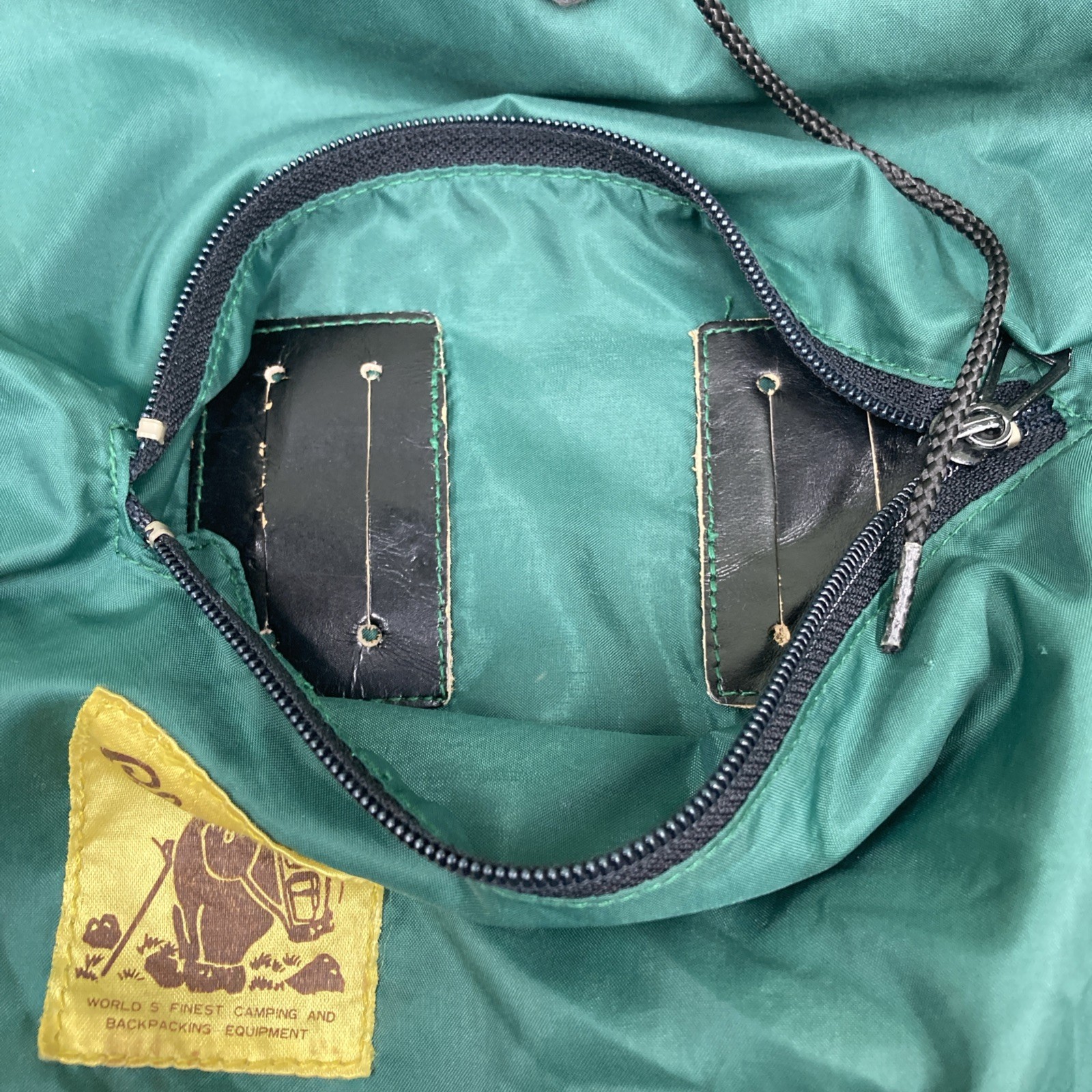 Vintage CobMaster Cob Master Backpack Stows Into Pocket/Belt Attachment Green