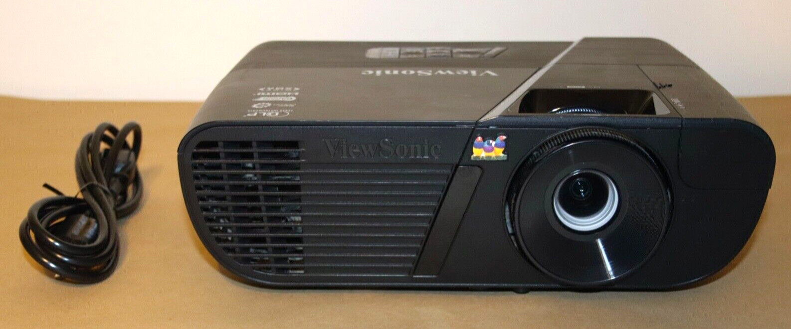 ViewSonic PJD7526W 4000 Lumens WXGA HDMI DLP  Projector.3113-3172 of Hours  used