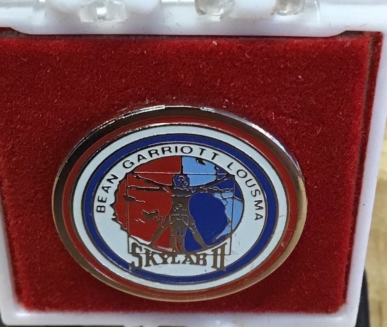 Vintage NASA Skylab II Enamel Tie Tac Pin ~ Bean - Garriott - Lousma