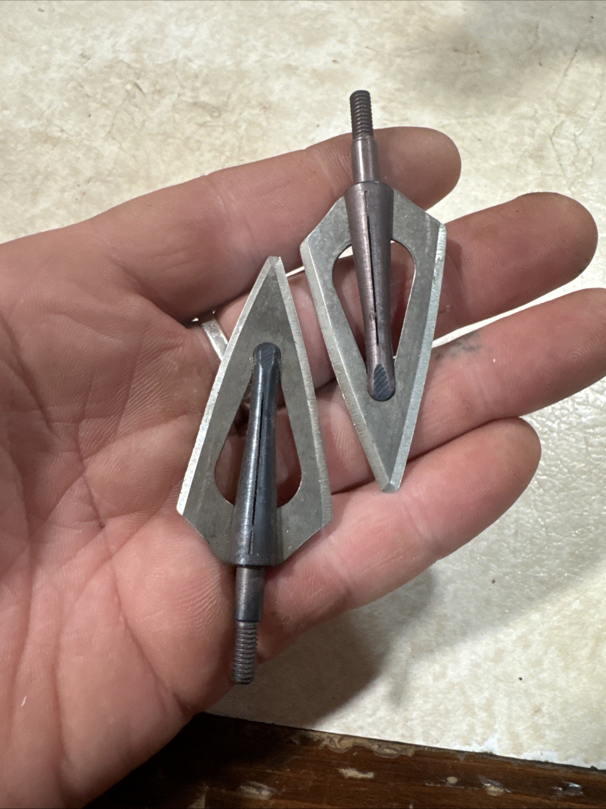 broad heads Lot Of 2
