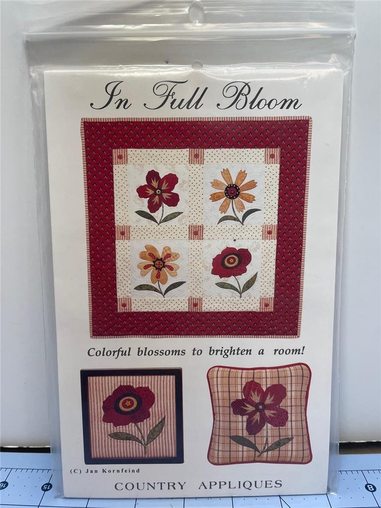 Jan Kornfeind COUNTRY APPLIQUES Quilt Pattern - IN FULL BLOOM - Quilt/Pillows