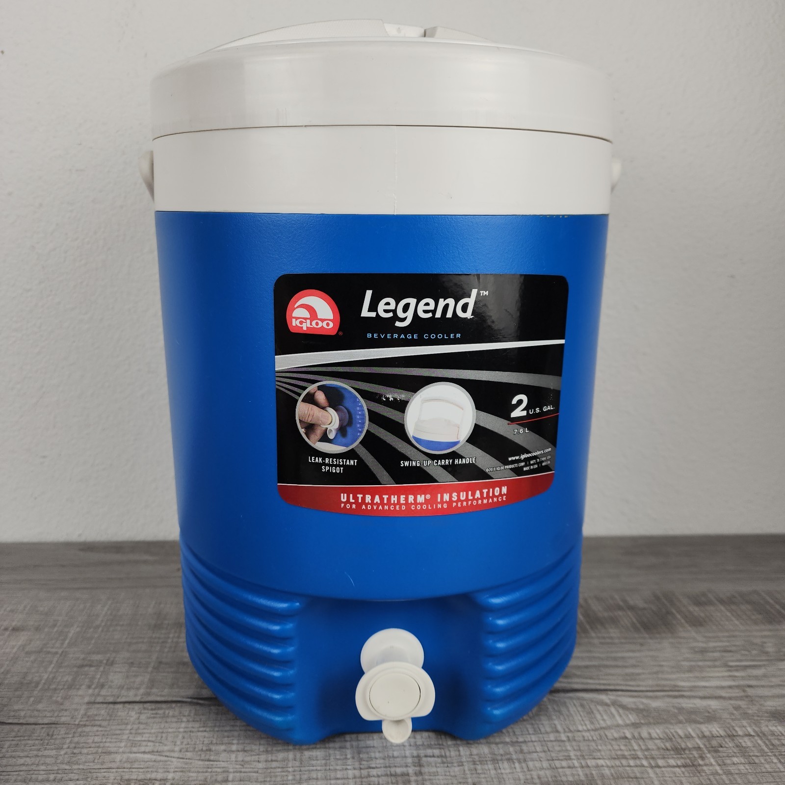 Igloo Legend 2 Gallon Water Sports Beverage Cooler Jug With Push Spout Blue
