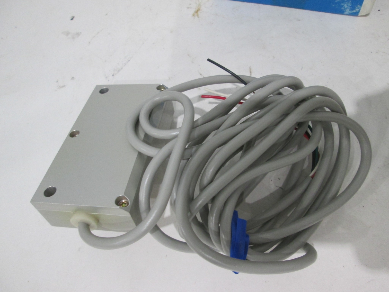 Omron, E6L-H1000, Linear Encoder, R,B,W,G, New