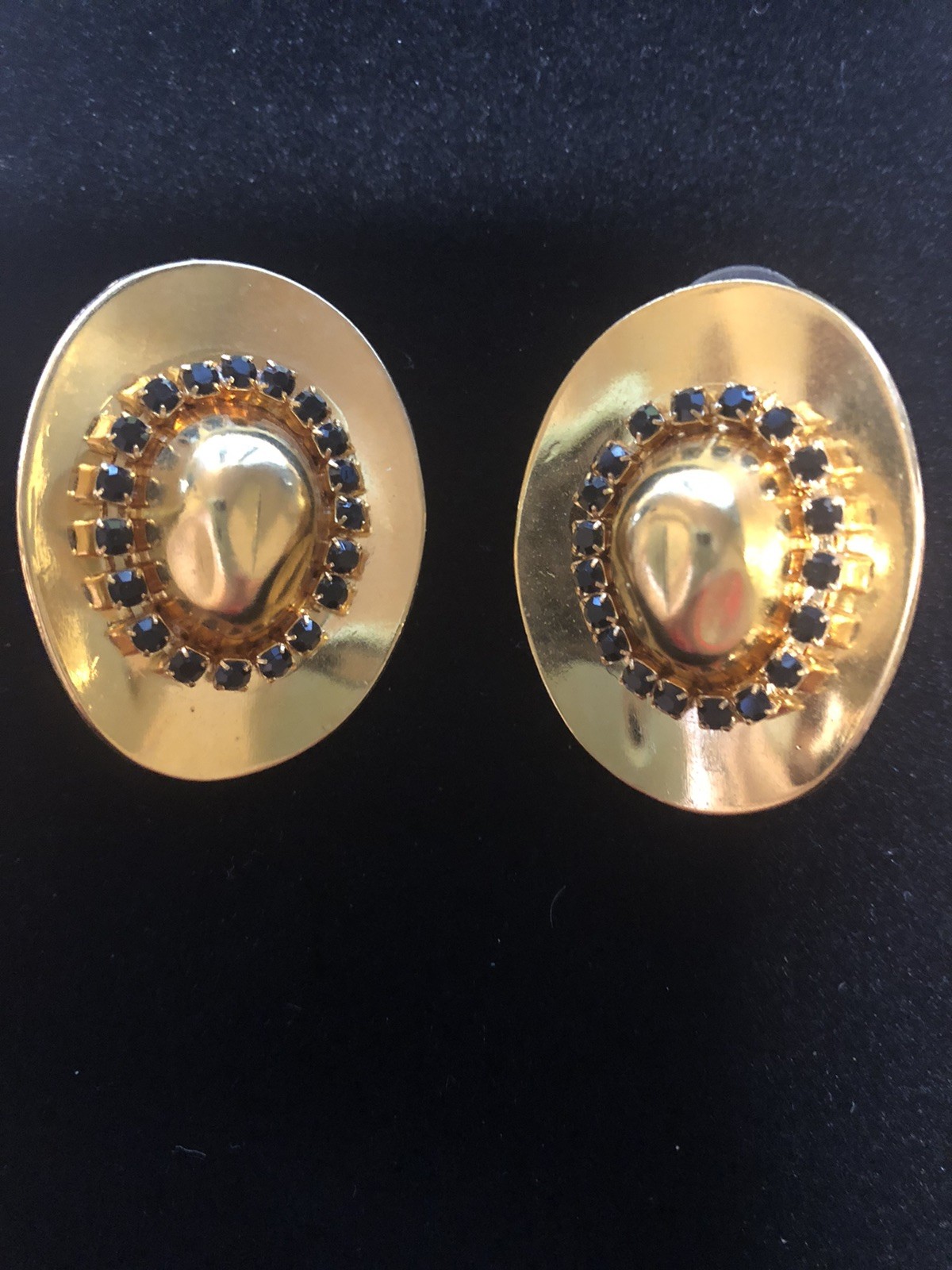 VTG. GOLD TONE COWBOY HAT WITH RHINESTONE PIERCED POST EARRINGS 1.5"