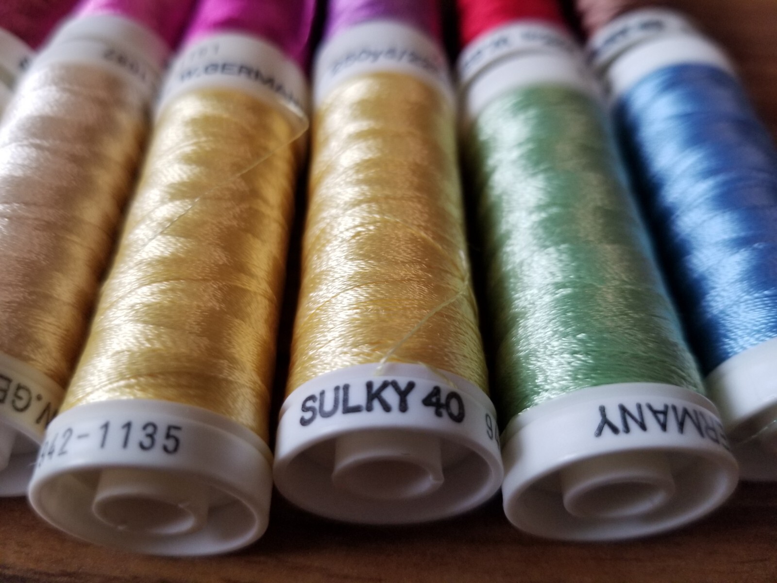 Lot of EMBROIDERY and JEAN thread spools - Sulky and YLI - total 16 Spools