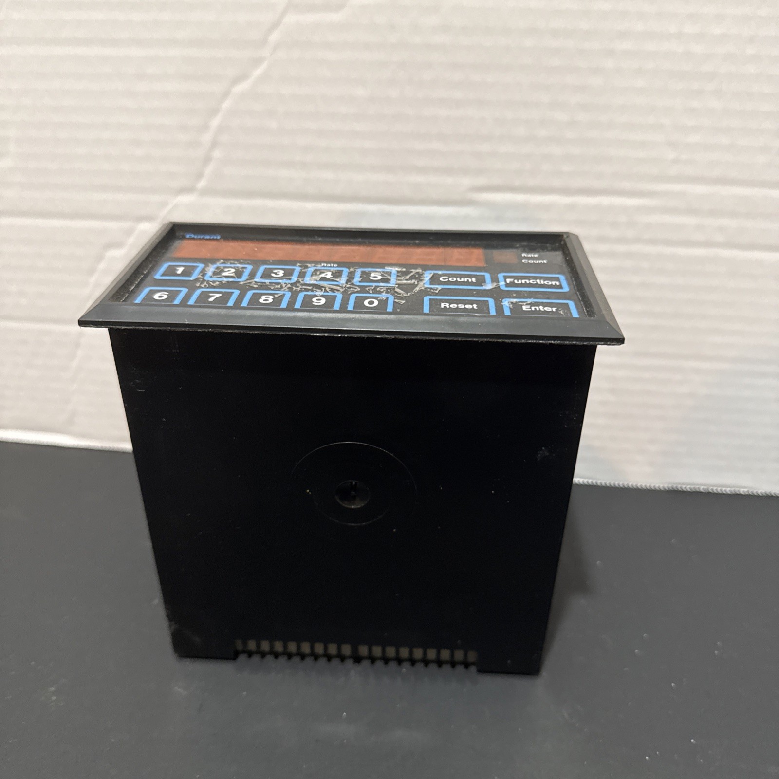 Eaton Durant 5881-5 electronic predetermining counter Used