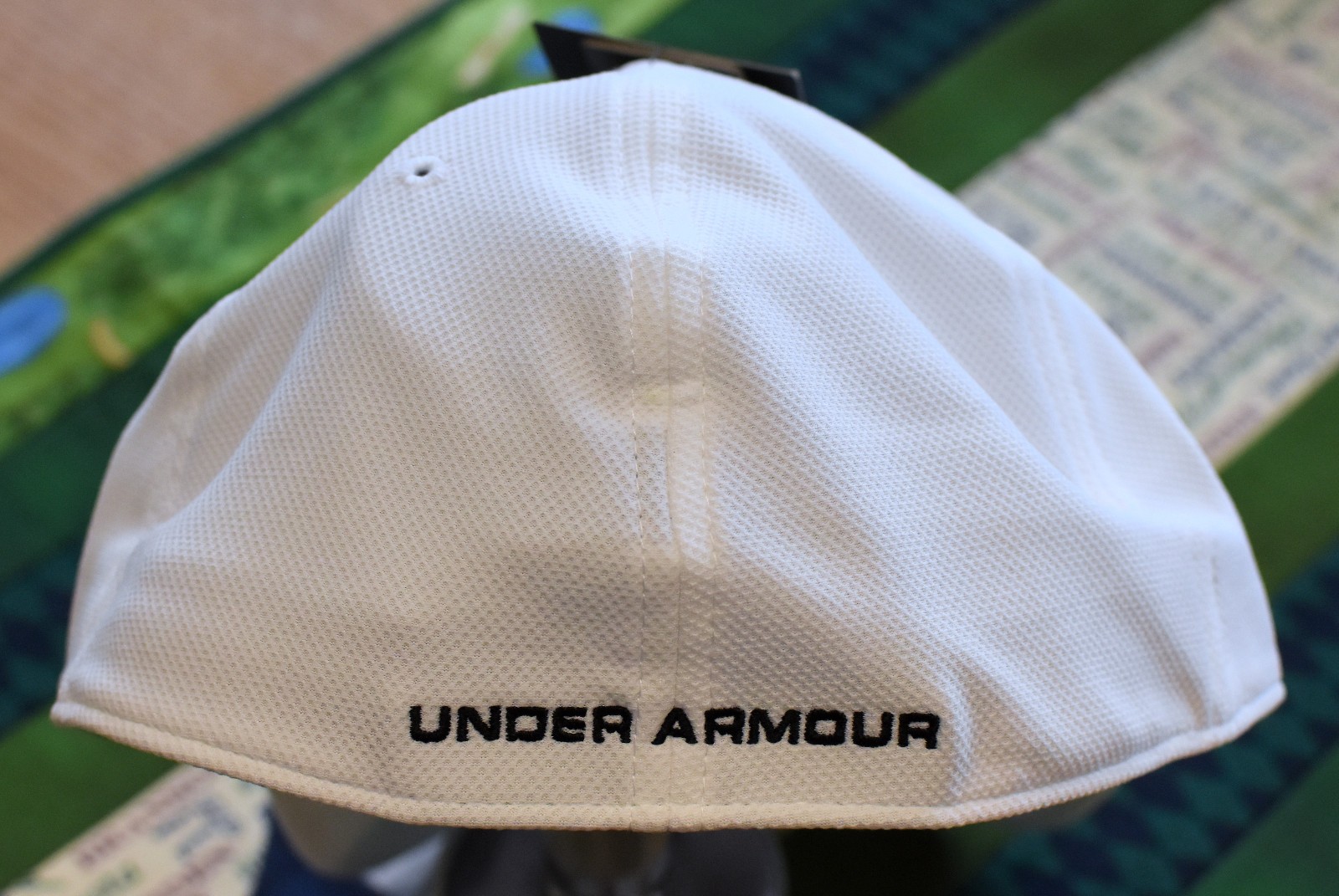 NWT UNDER ARMOUR Blitzing Mens Flex Fitted Hat-XL/XXL @$28 WHITE/BLACK Logos