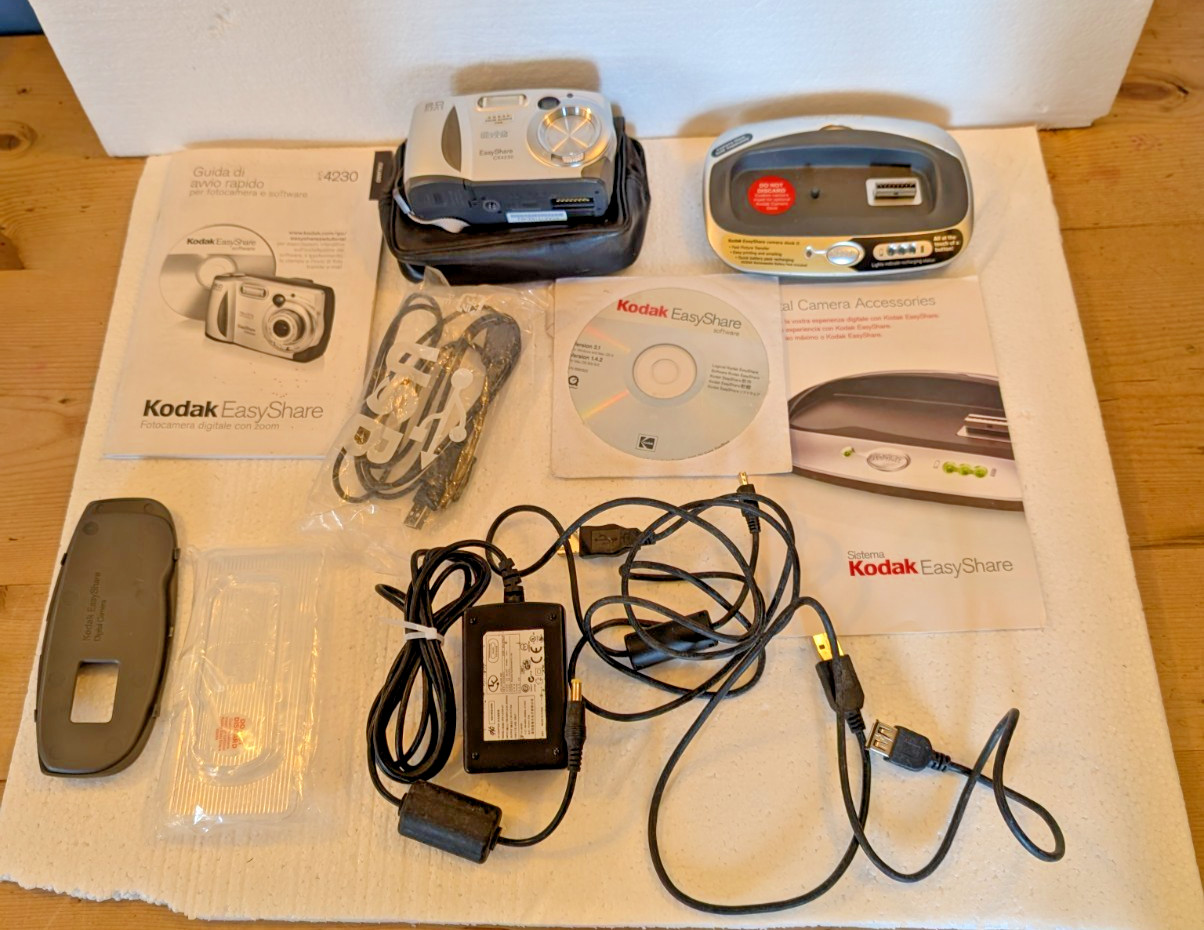 Kodak Easy Share Camera & Dock Stn Spares Repairs Untested