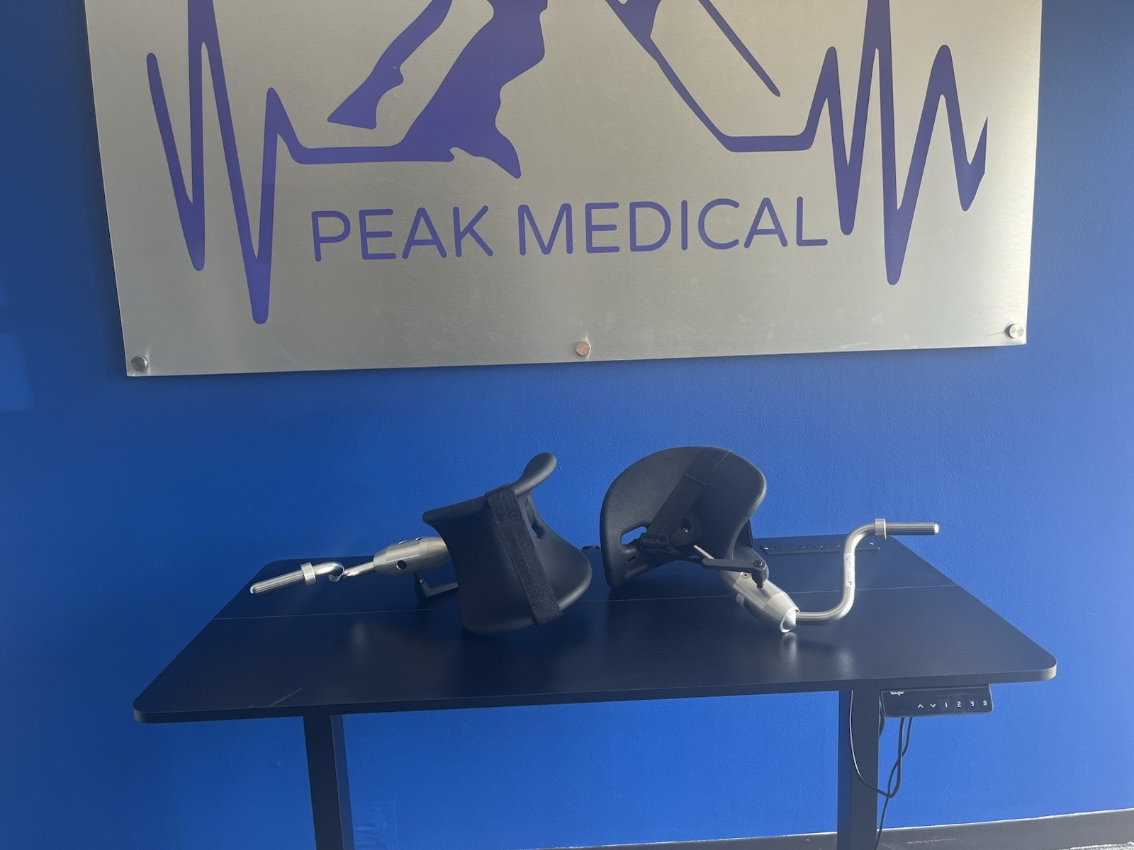 NEW Midmark Exam Table Chair Articulating Knee Crutch Kit
